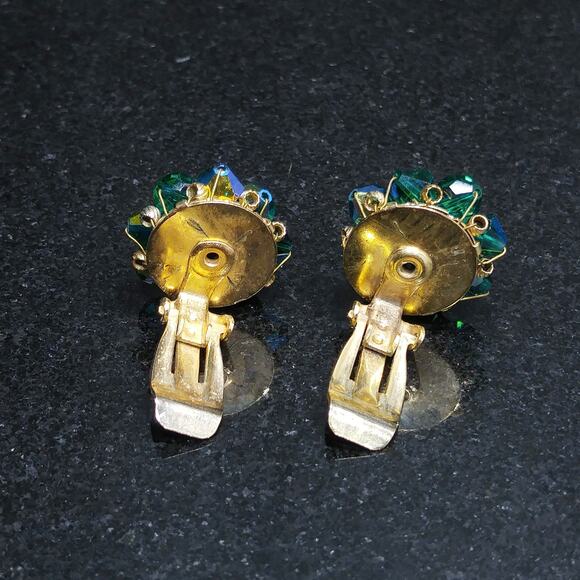 Vintage Green Crystal Beaded Earrings, Aurora Borealis, 1960s Gold Tone Clips - Picture 5 of 10